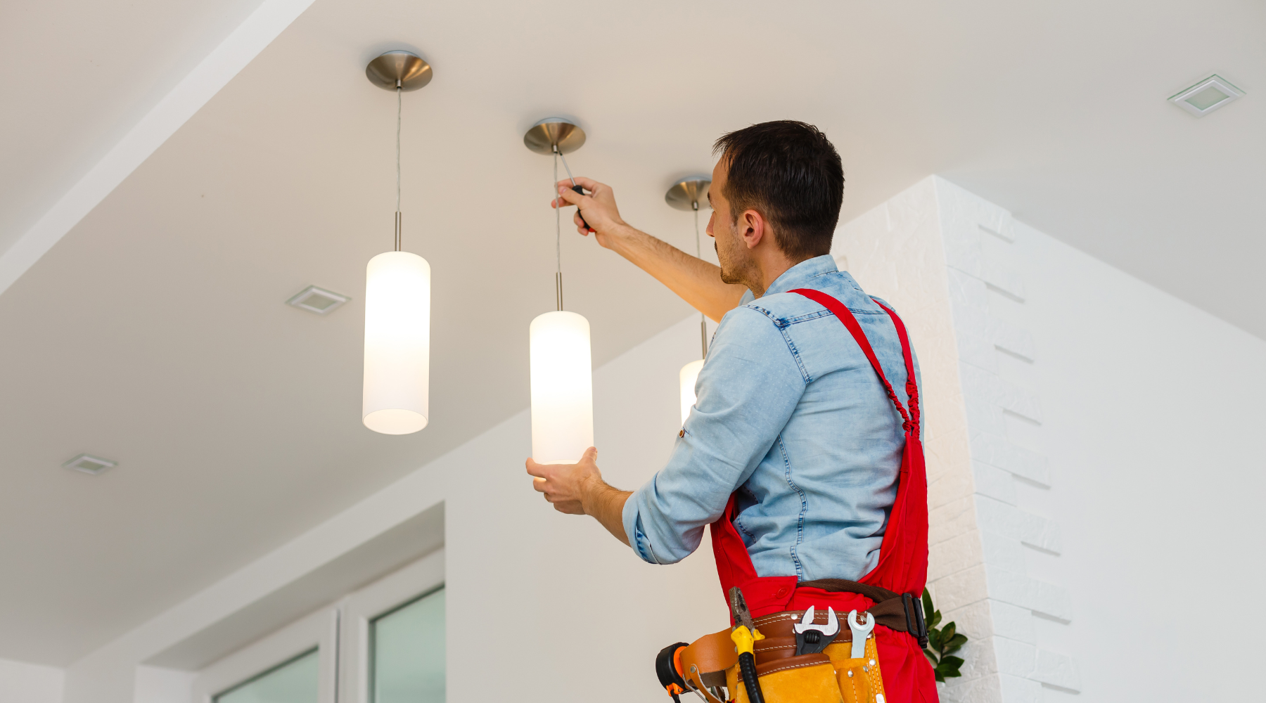 A Complete Guide to Hiring an Electrician