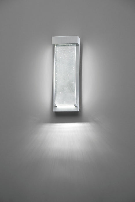 LED Outdoor Surface Mount from the Outdoor collection in Brushed Silver finish
