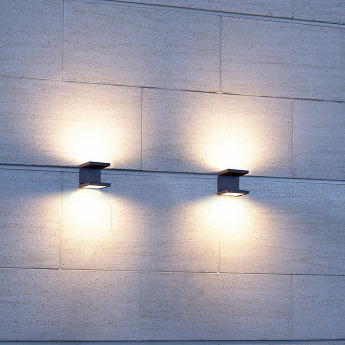 LED Outdoor Wall Mount from the Rail collection in Graphite Grey finish