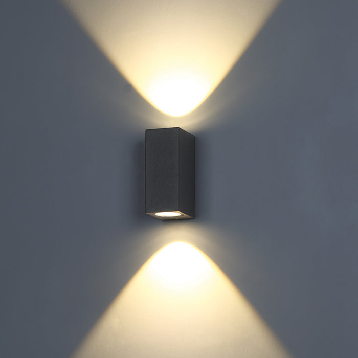 LED Outdoor Wall Mount from the Dale collection in Graphite Grey finish