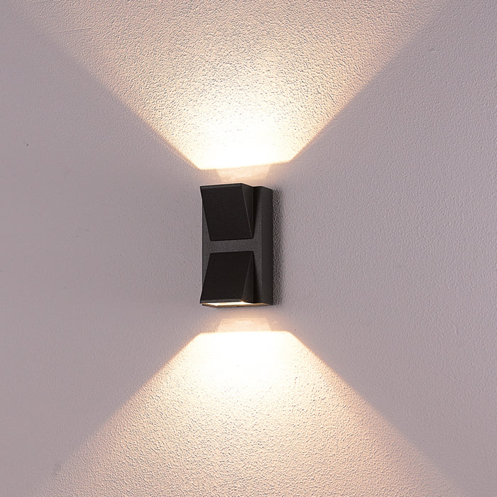 LED Outdoor Wall Mount from the Outdoor collection in Graphite Grey finish