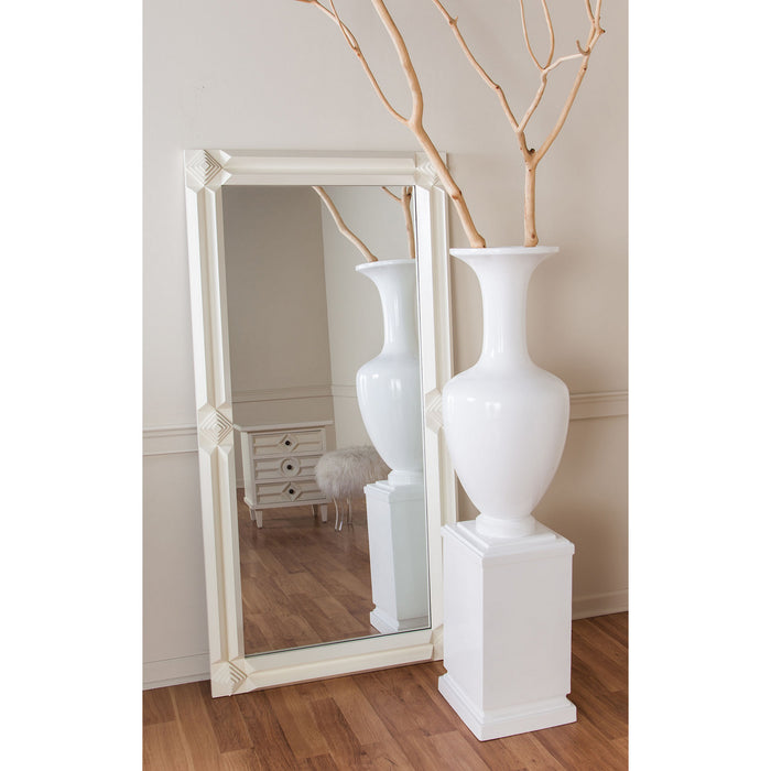 Vase from the Trieste collection in Gloss White finish